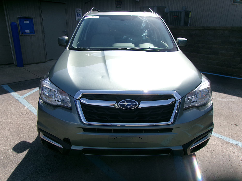 
								SUBARU FORESTER PREMIUM full									