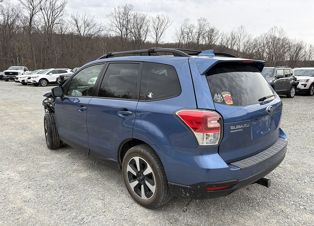 
								SUBARU FORESTER PREMIUM full									