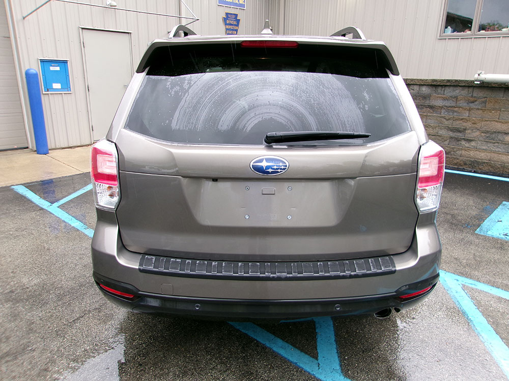 
								2017 Subaru Forester Touring full									