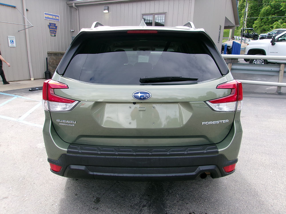 
								2021 Subaru Forester Premium full									