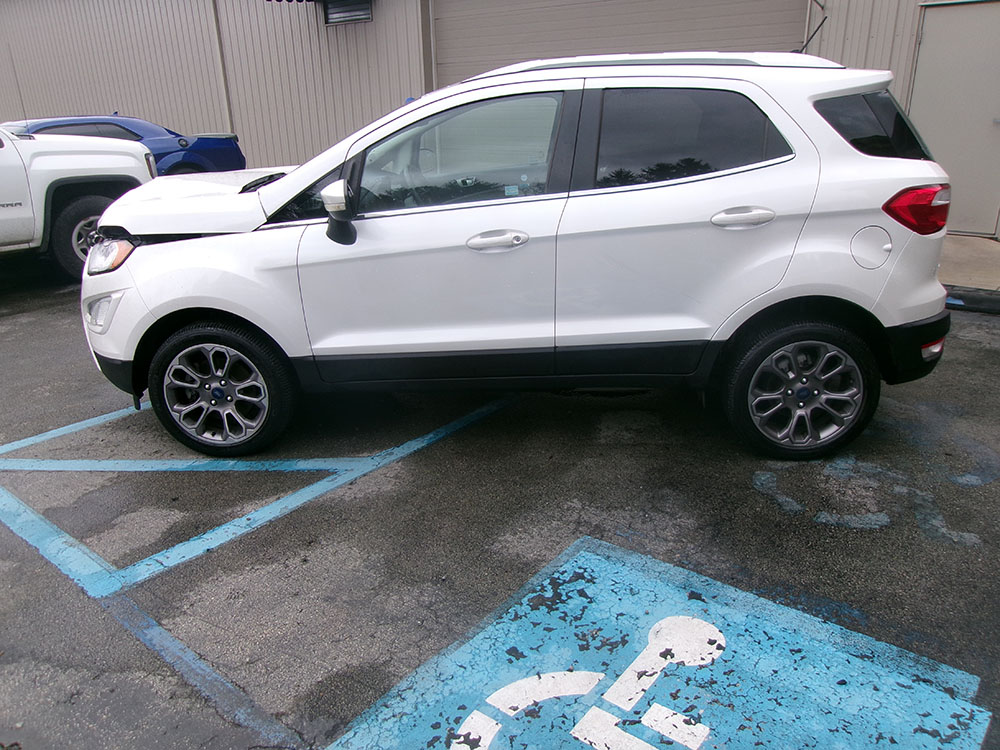 
								FORD ECOSPORT TITANIUM full									
