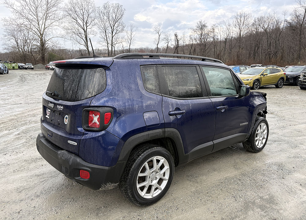 
								JEEP RENEGADE LATITUDE full									