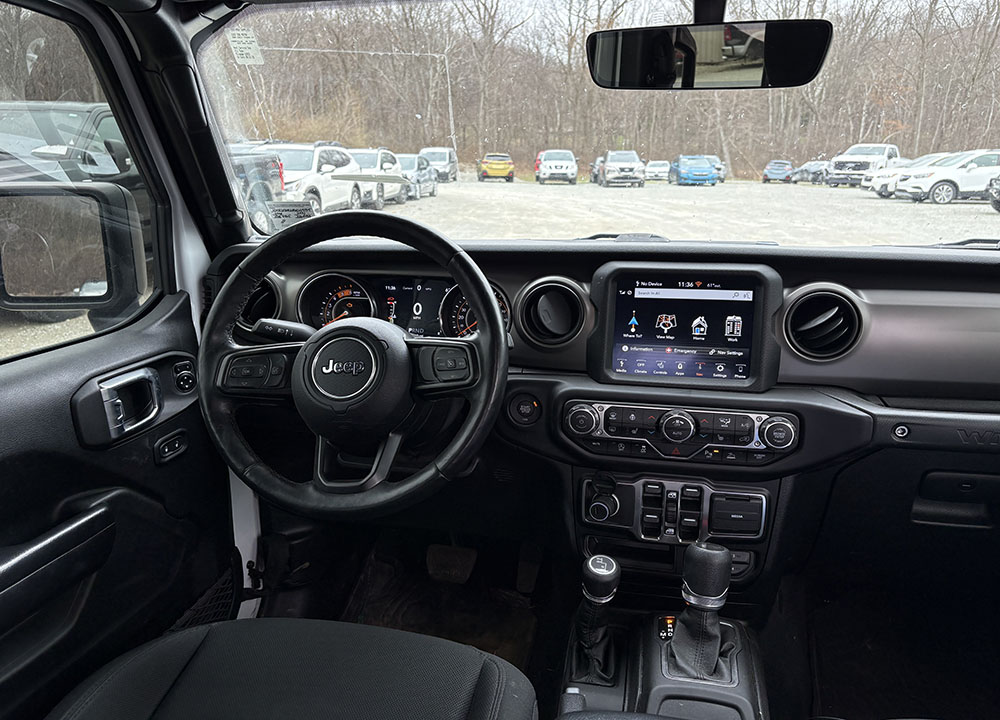 
								JEEP WRANGLER UNLIMITED WILLYS full									