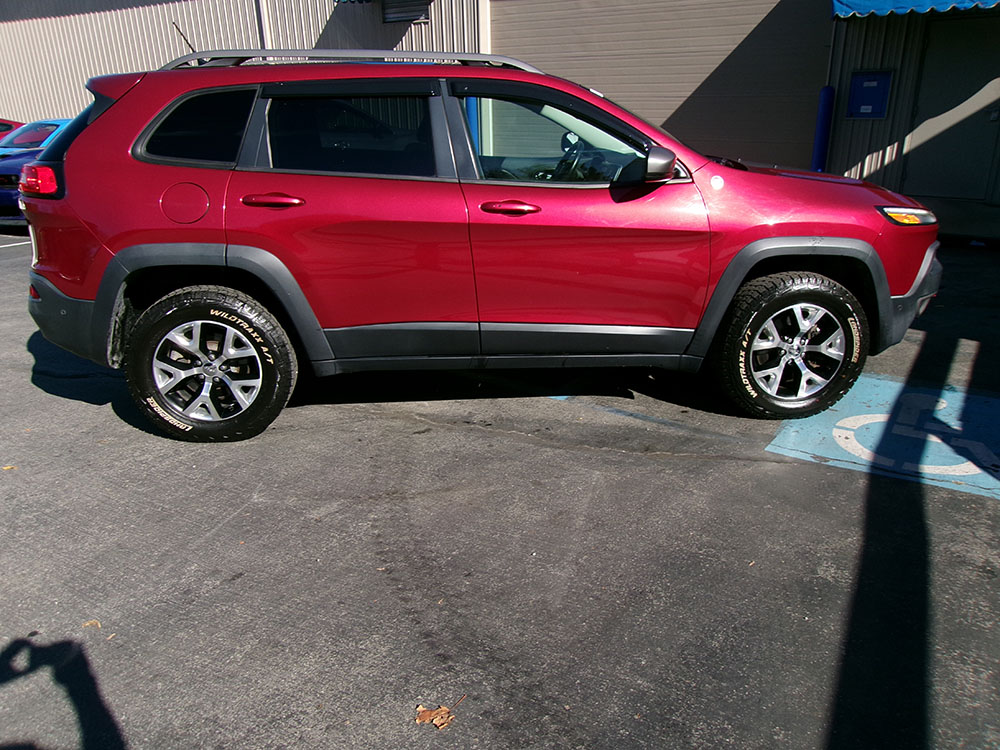 
								2015 Jeep Cherokee Trailhawk full									
