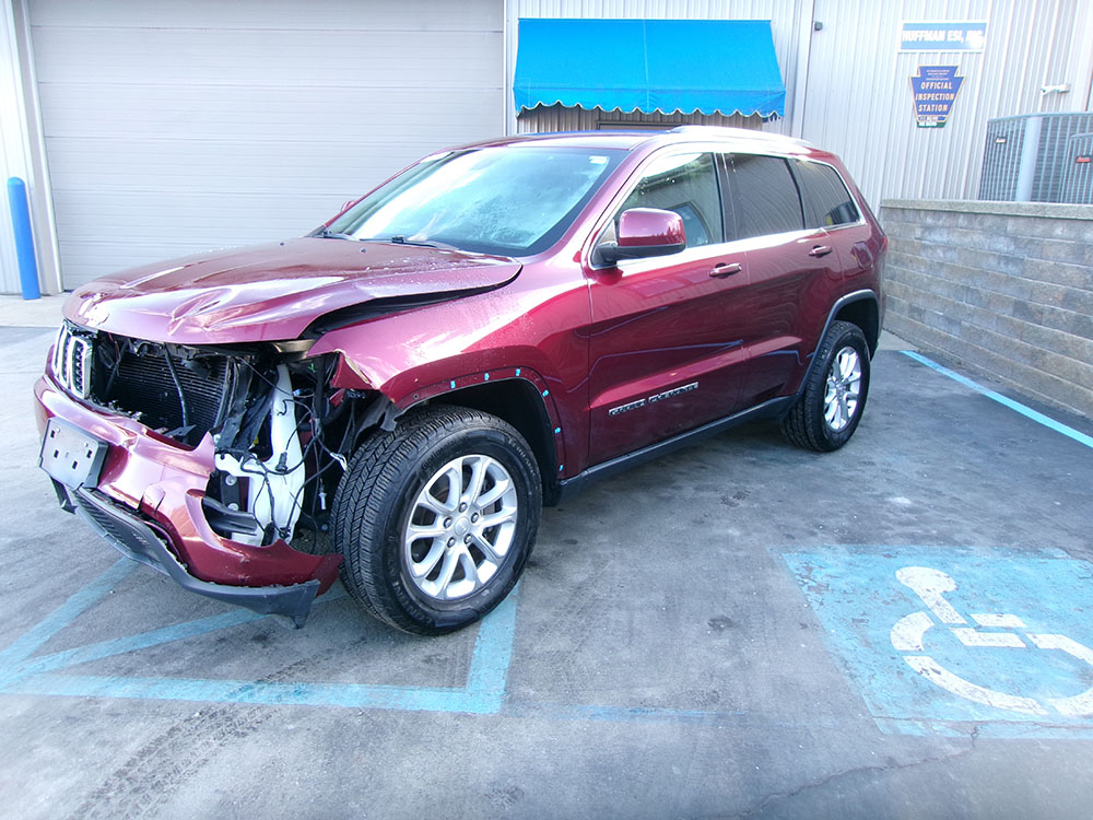 
								2021 Jeep Grand Cherokee Laredo full									