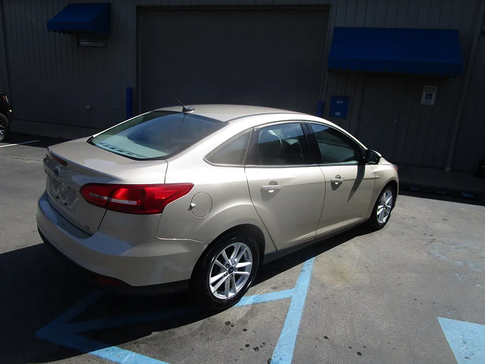 
								2017 Ford Focus SE full									