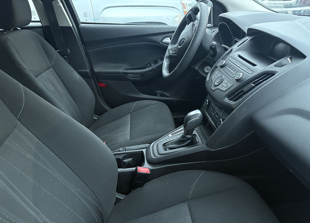 
								2016 Ford Focus SE full									