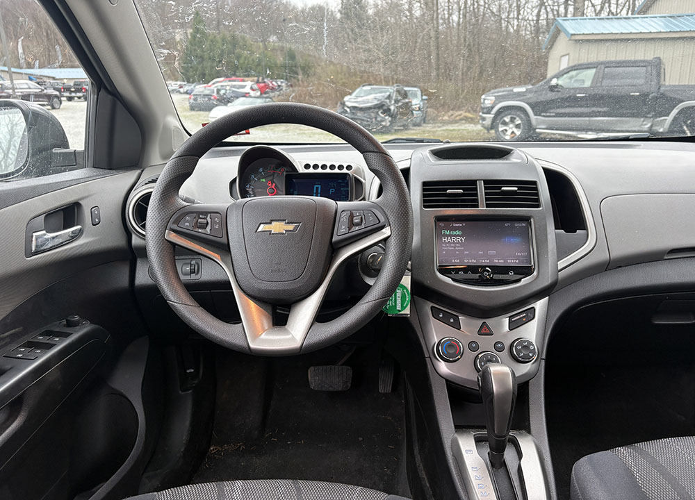 
								CHEVROLET SONIC LT full									