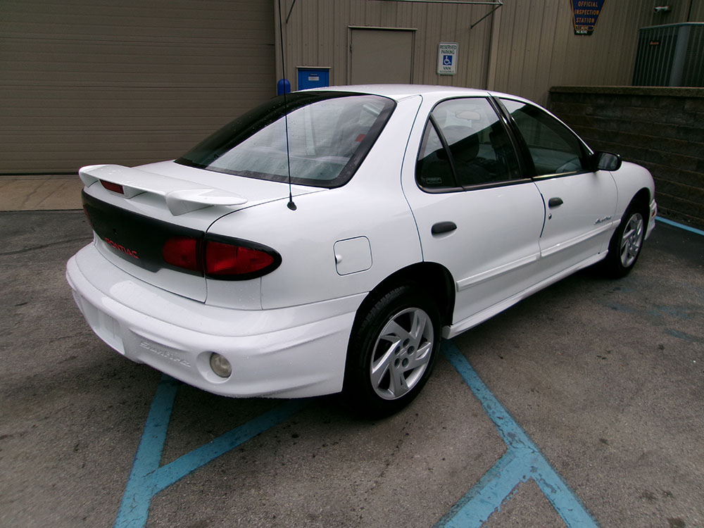 
								PONTIAC SUNFIRE SE full									