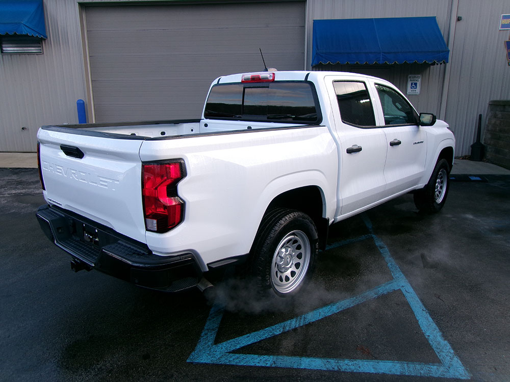 
								2024 Chevrolet Colorado W/T Crew Cab full									