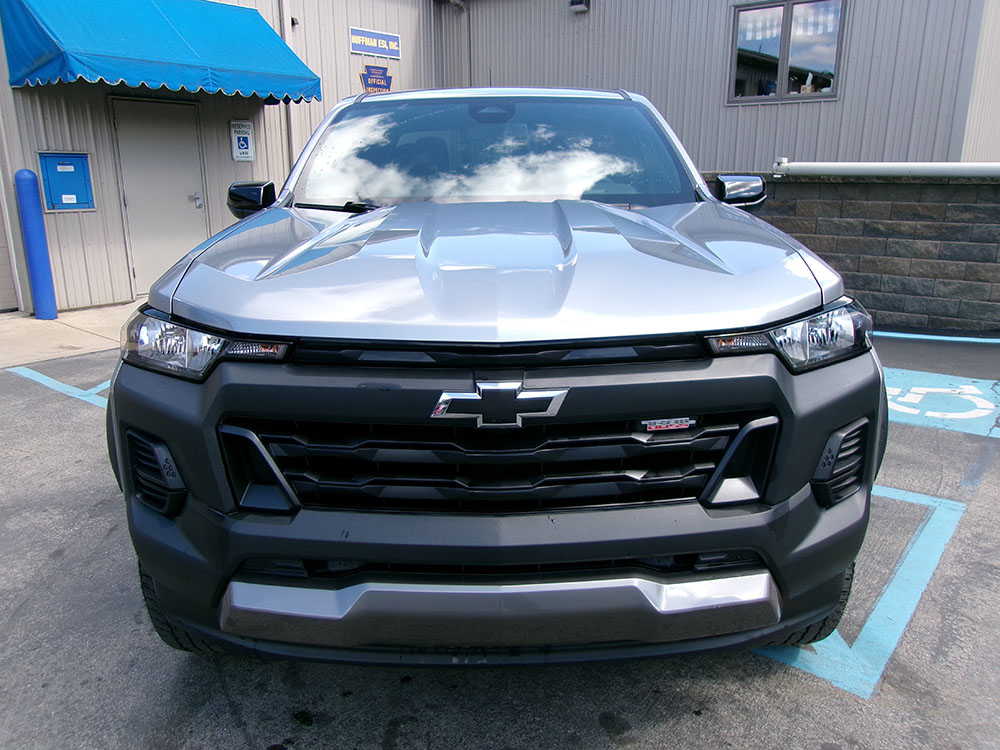 
								2023 Chevrolet Colorado Trail Boss Crew Cab full									