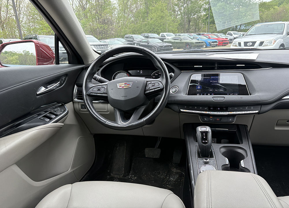 
								CADILLAC XT4 LUXURY full									