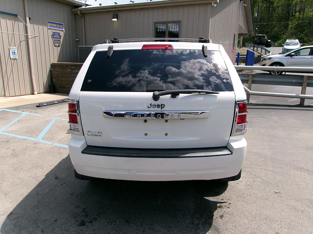 
								JEEP GRAND CHEROKEE LAREDO full									