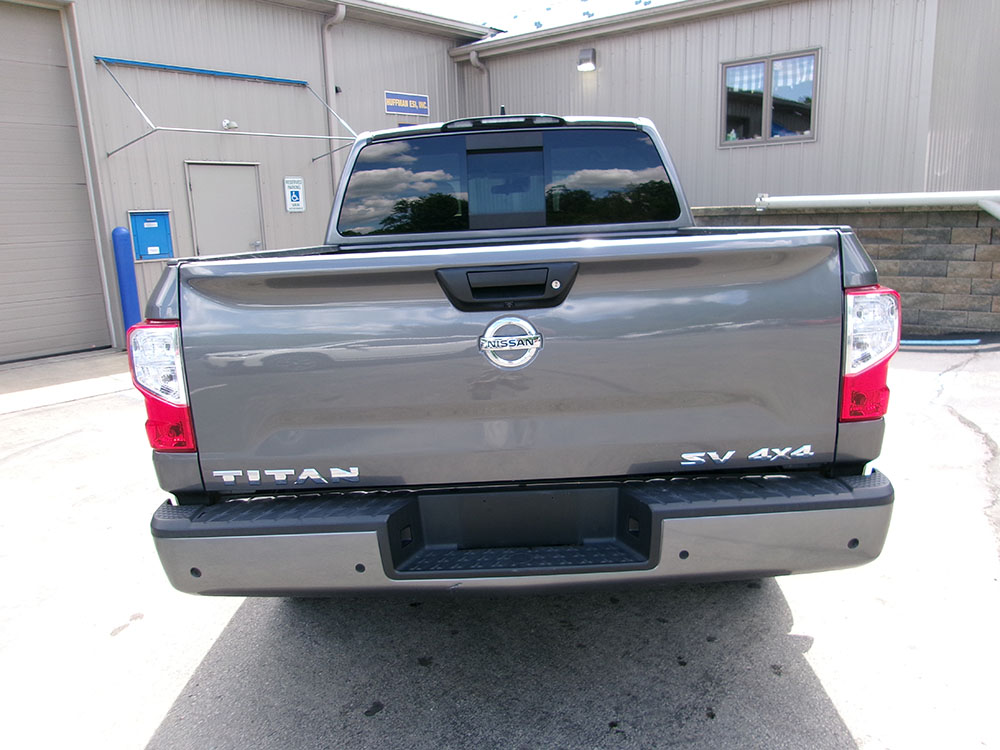 
								2022 Nissan Titan SV Crew Cab full									