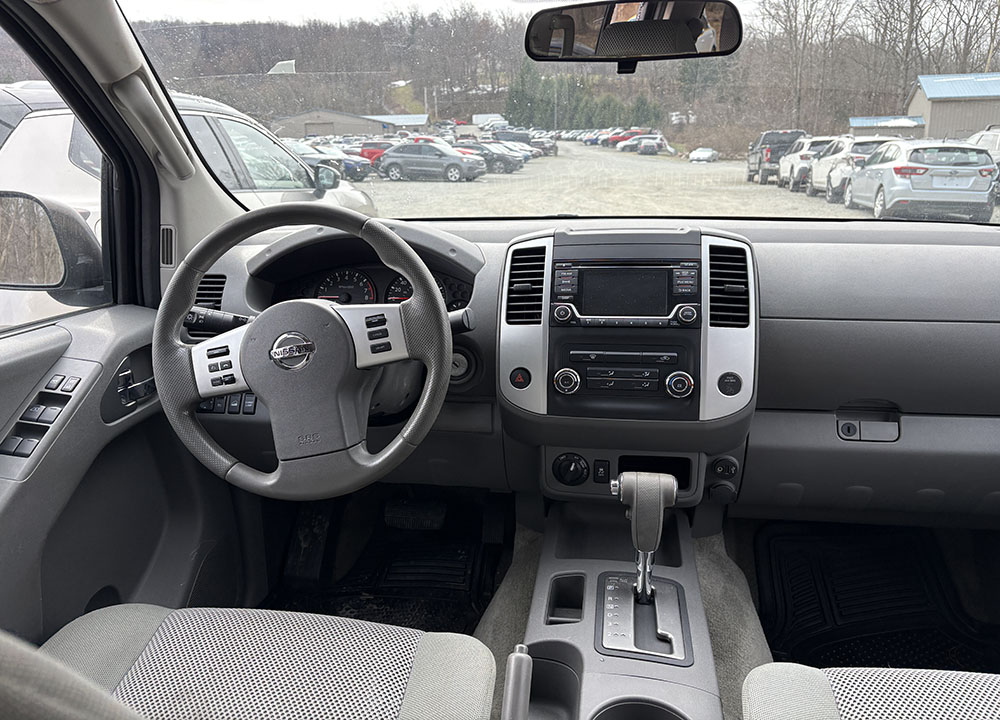 
								NISSAN FRONTIER SV CREW CAB full									