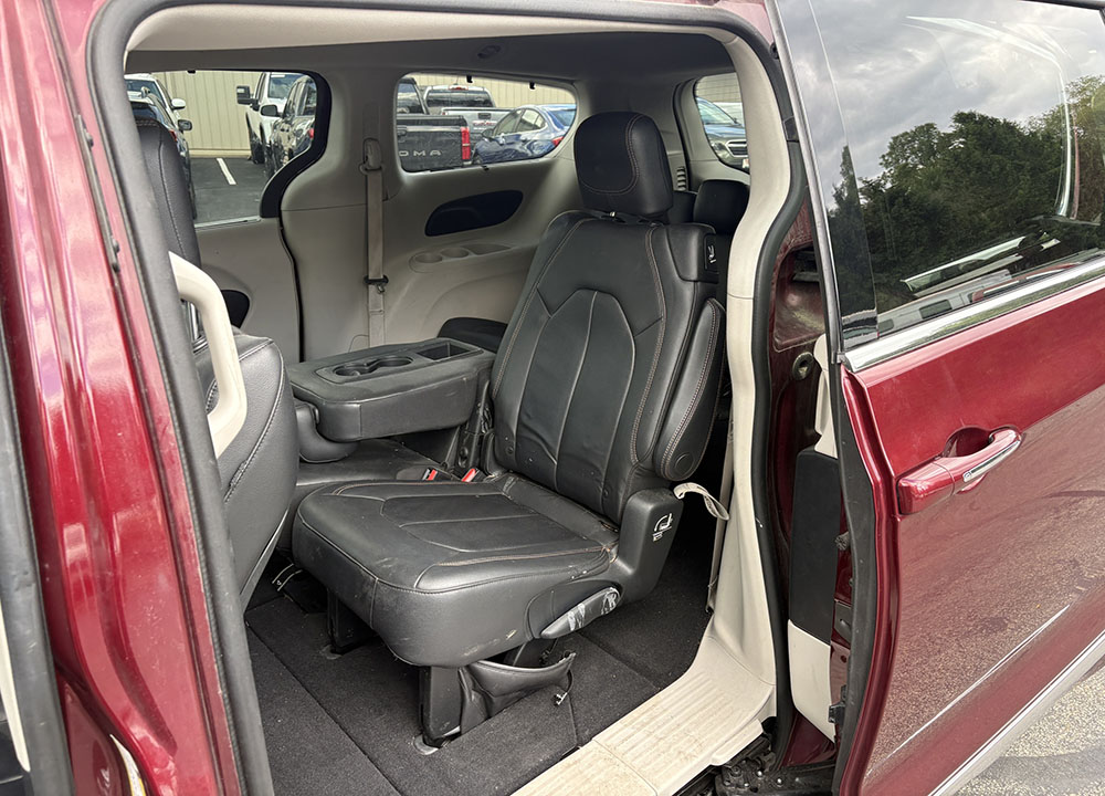 
								CHRYSLER PACIFICA TOURING L full									