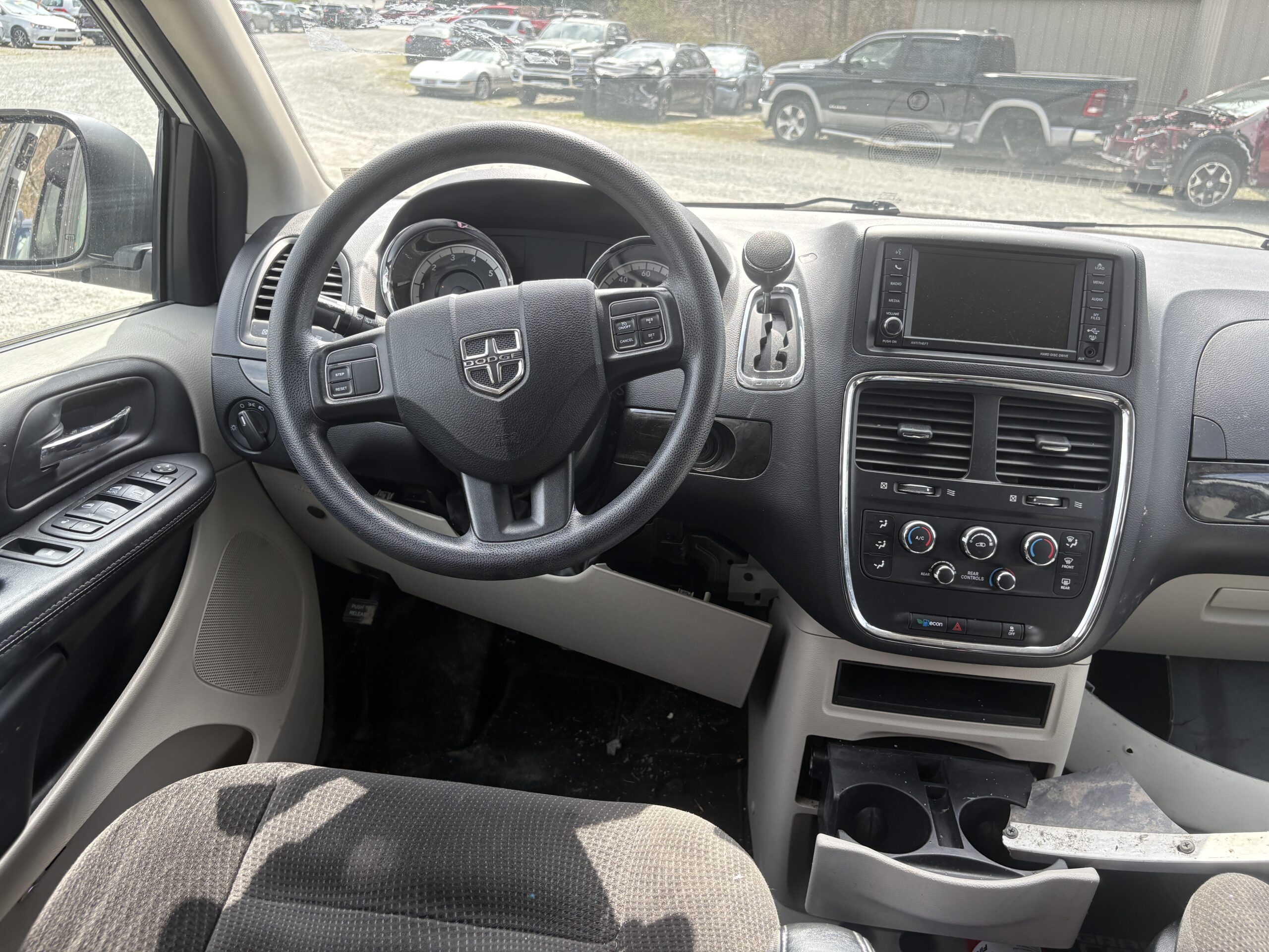 
								DODGE GRAND CARAVAN SE full									