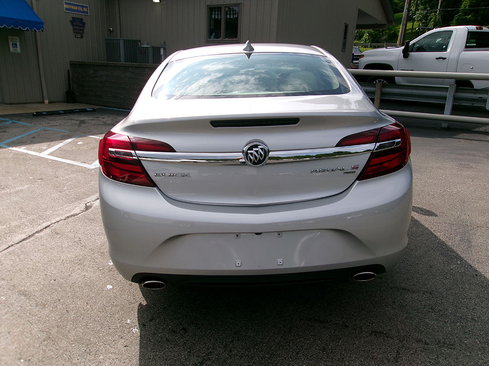 
								2017 Buick Regal full									