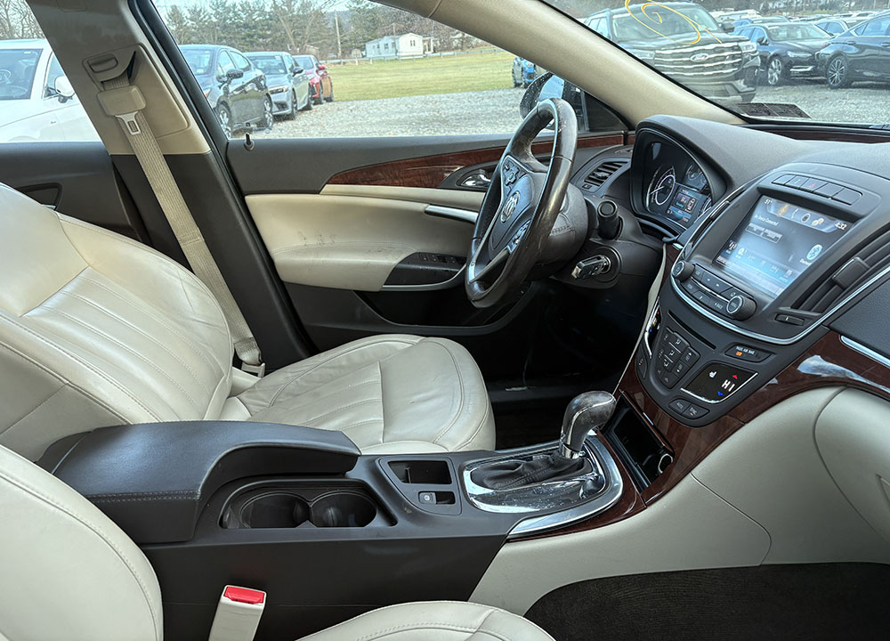 
								2017 Buick Regal full									