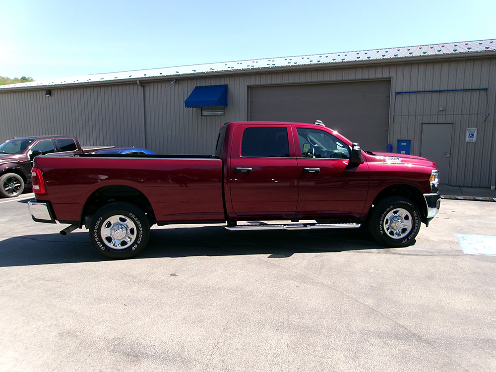 
								2024 RAM 3500 Tradesman Crew Cab 8′ Bed full									