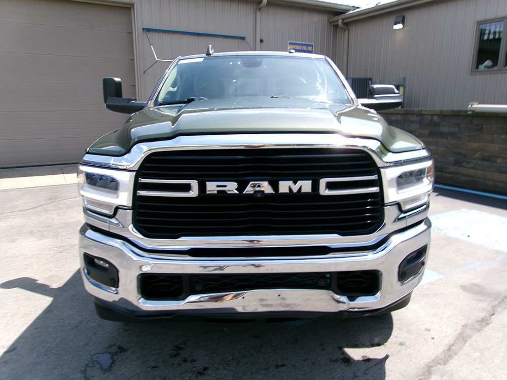 
								RAM 2500 BIGHORN CREW CAB full									