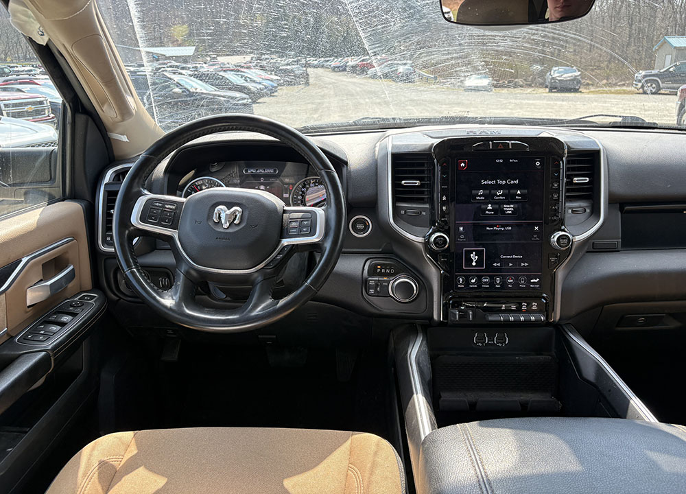 
								RAM 2500 BIGHORN CREW CAB full									