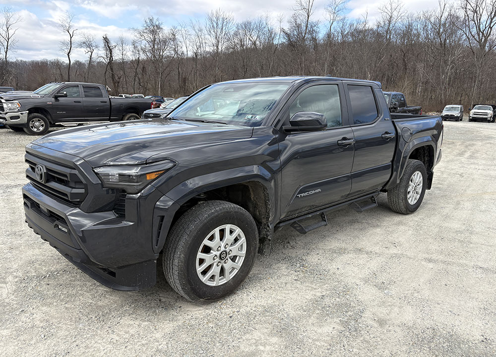 
								TOYOTA TACOMA SR5 CREW CAB full									
