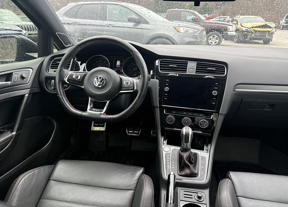 
								VOLKSWAGEN GTI S full									