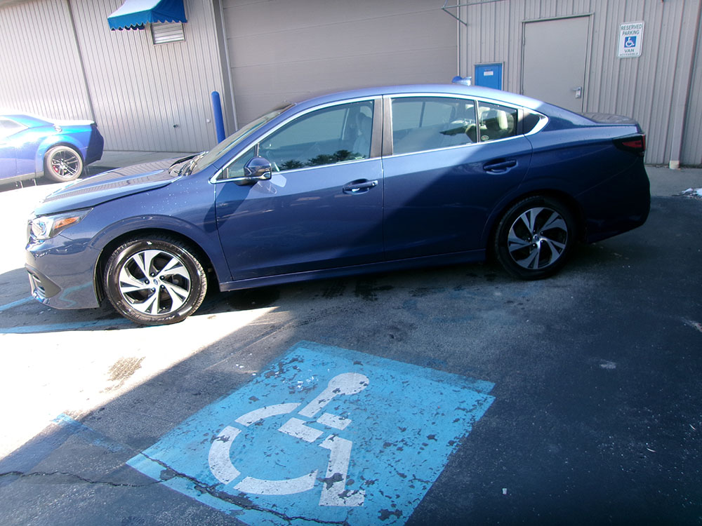 
								SUBARU LEGACY PREMIUM full									