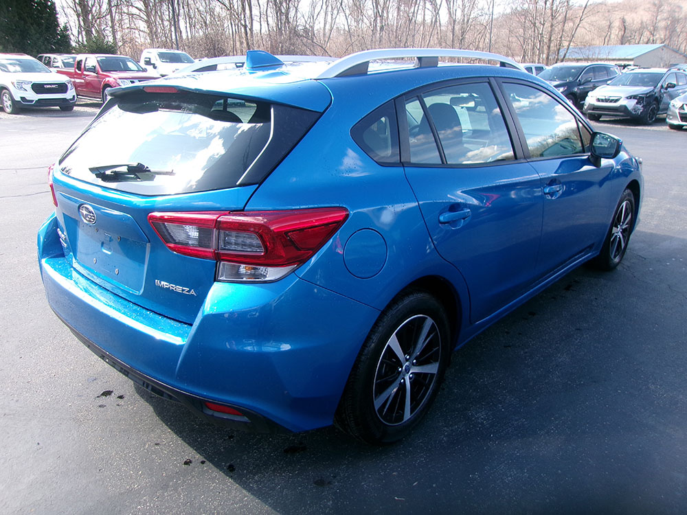 
								2023 Subaru Impreza Premium full									