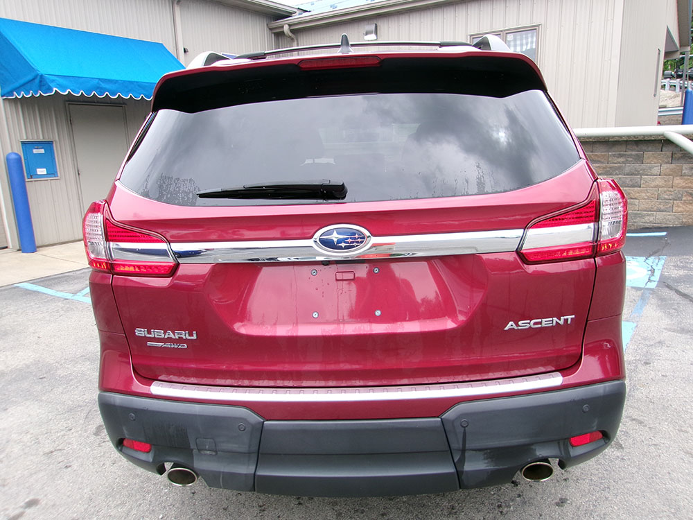 
								2019 Subaru Ascent Premium full									