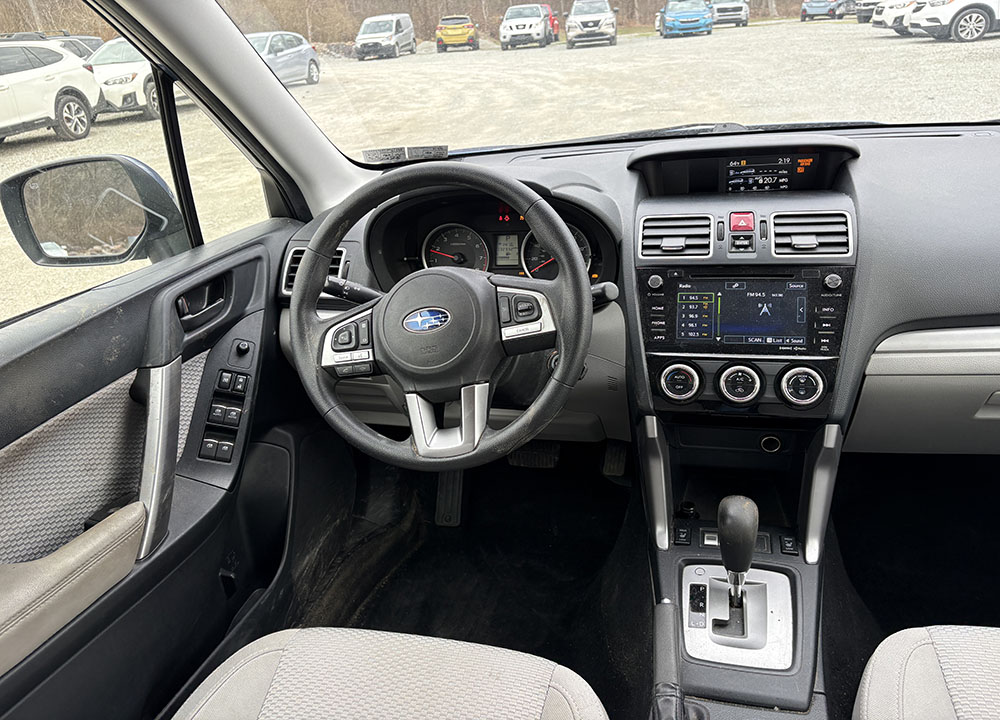 
								SUBARU FORESTER PREMIUM full									