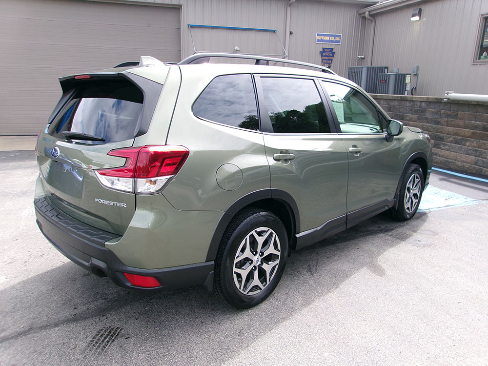 
								2021 Subaru Forester Premium full									
