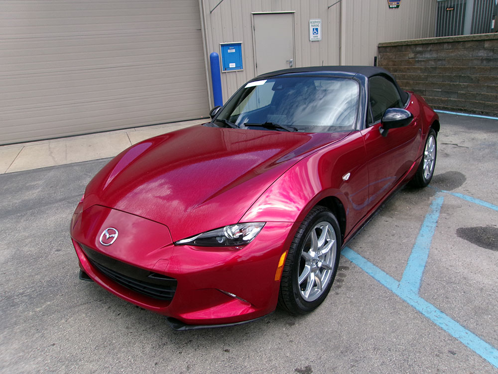
								2021 Mazda MX-5 Miata Sport full									