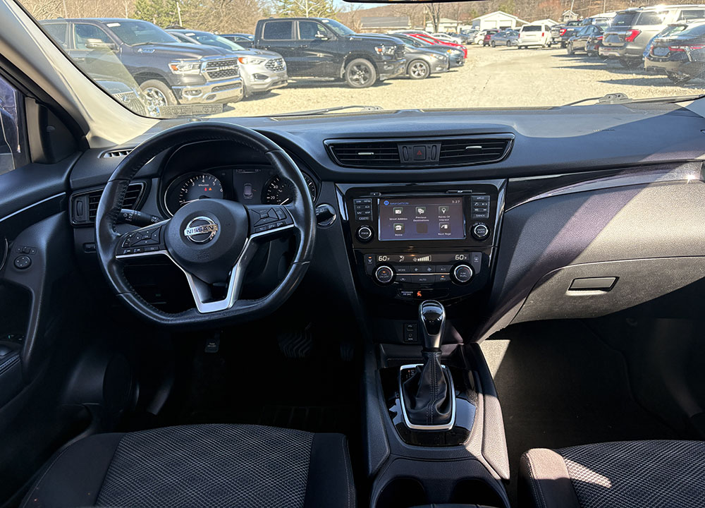 
								NISSAN ROGUE SPORT full									