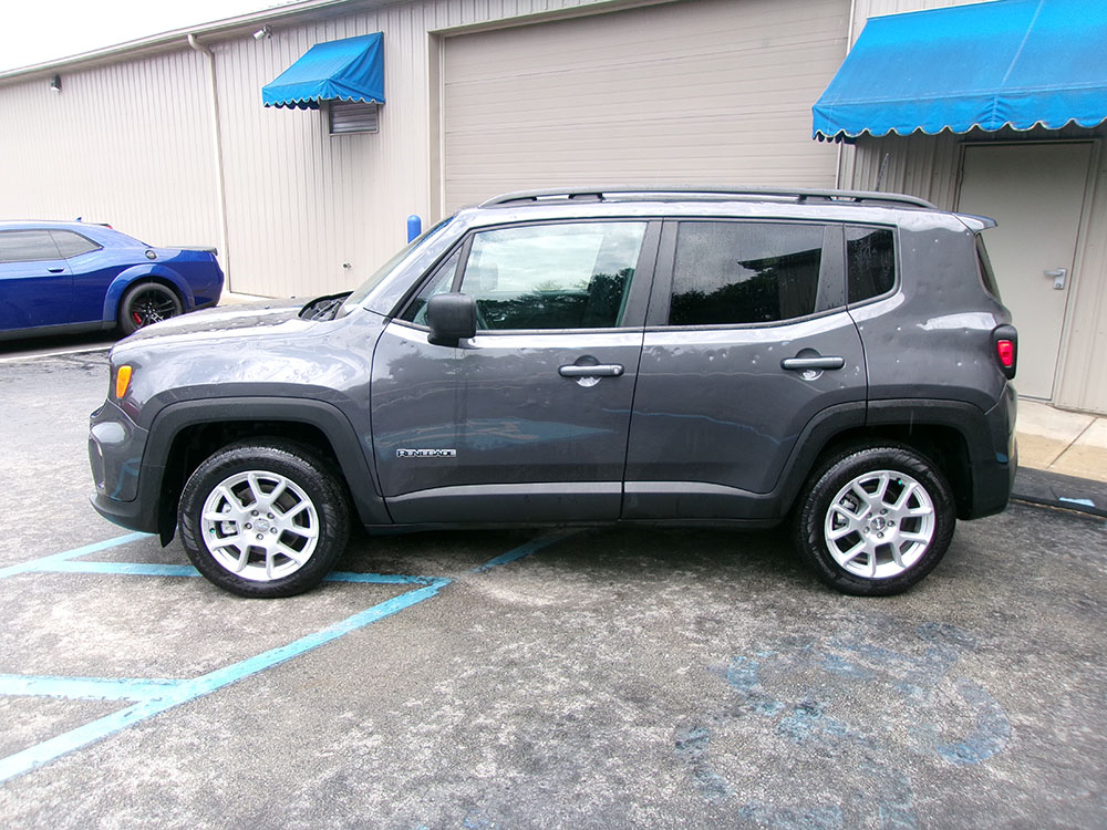 
								JEEP RENEGADE LATITUDE full									