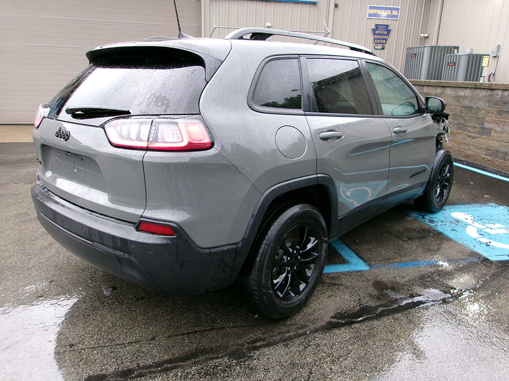
								2023 Jeep Cherokee Altitude Luxury full									