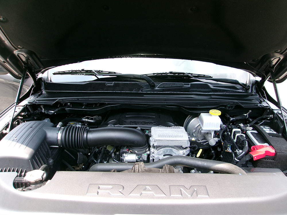 
								2023 RAM 1500 Big Horn Crew Cab full									