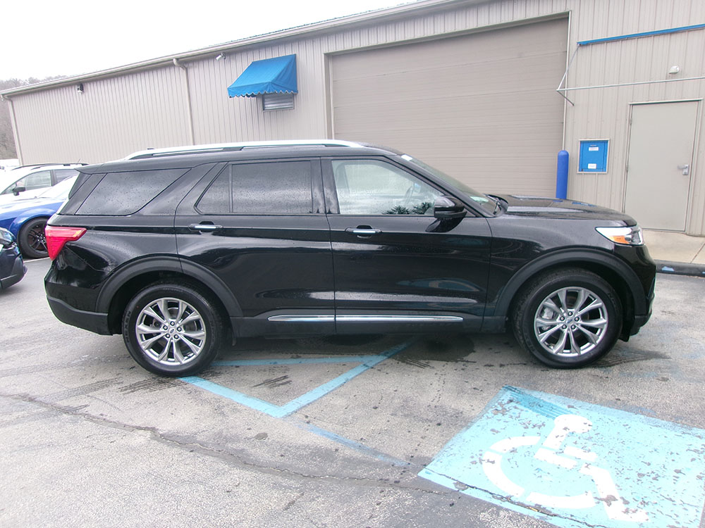 
								2022 Ford Explorer Limited full									