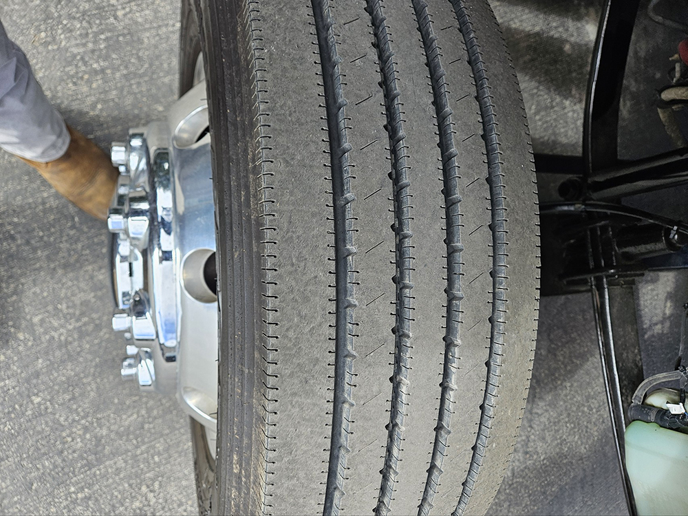 
								FREIGHTLINER M2-106 ROLLBACK full									