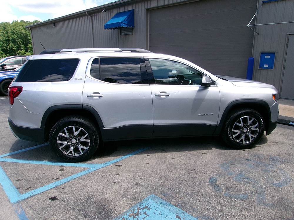 
								2020 GMC Acadia SLE full									
