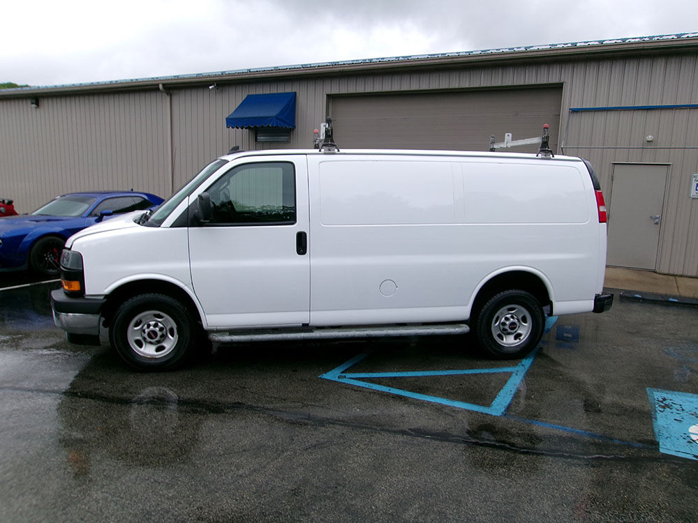 
								GMC SAVANA 2500 CARGO full									