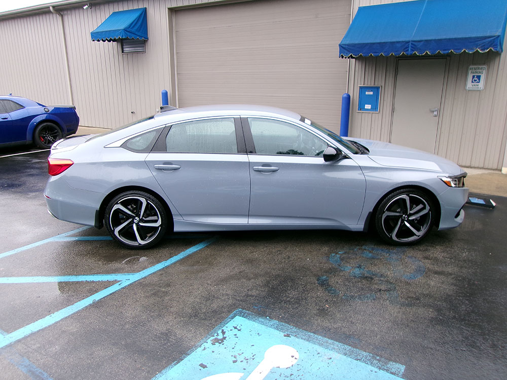 
								2021 Honda Accord Sport full									