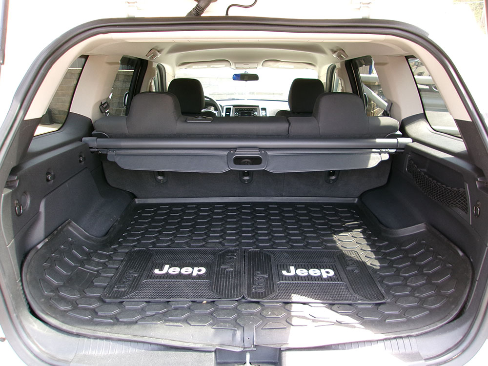 
								JEEP GRAND CHEROKEE LAREDO full									