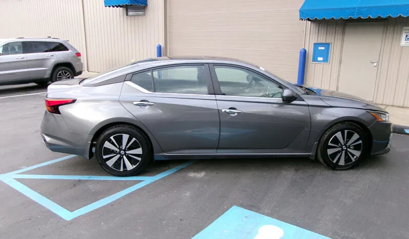 
								2022 Nissan Altima SV full									