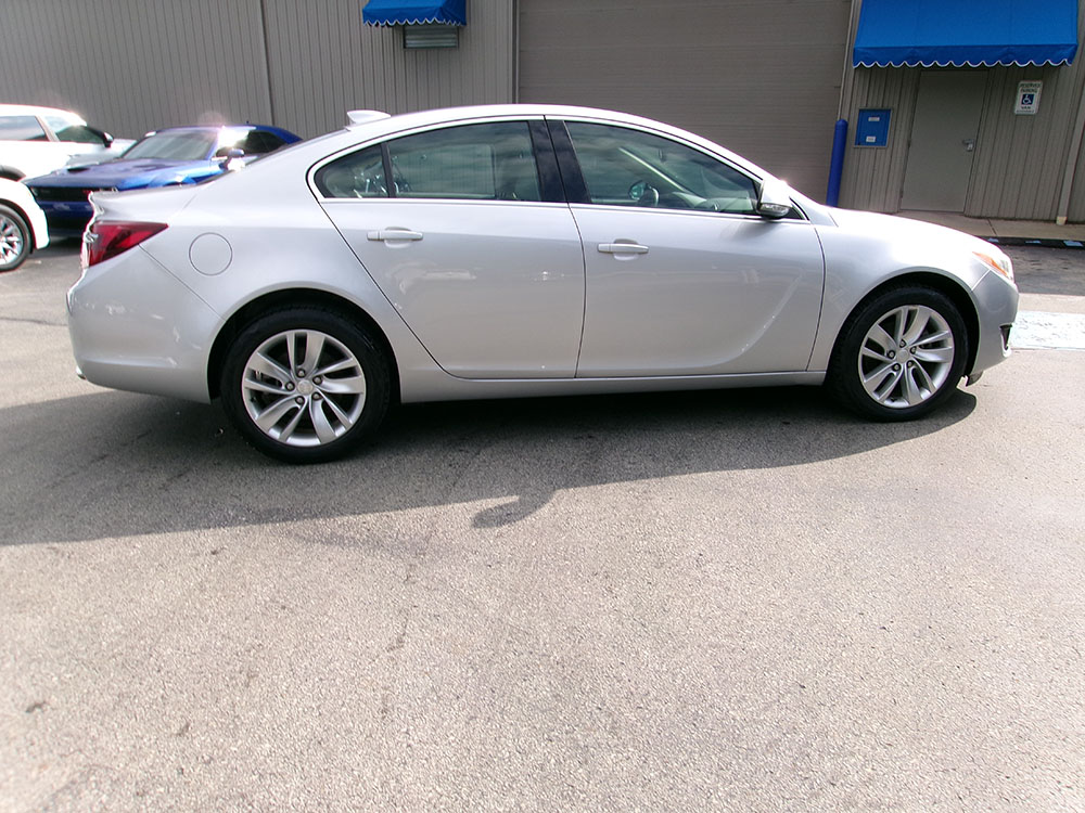 
								2017 Buick Regal full									