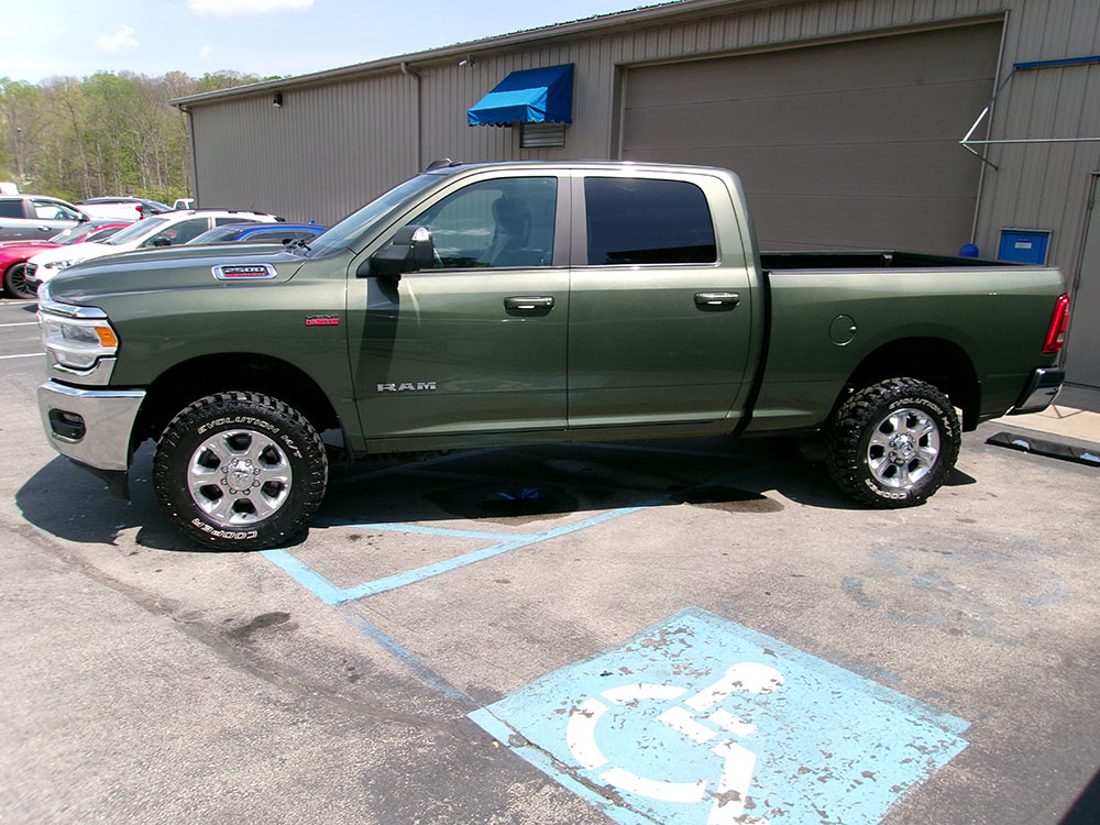 
								RAM 2500 BIGHORN CREW CAB full									