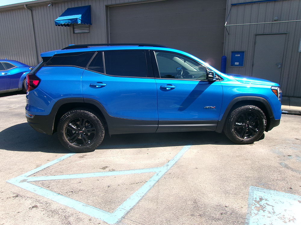 
								2024 GMC Terrain AT4 full									