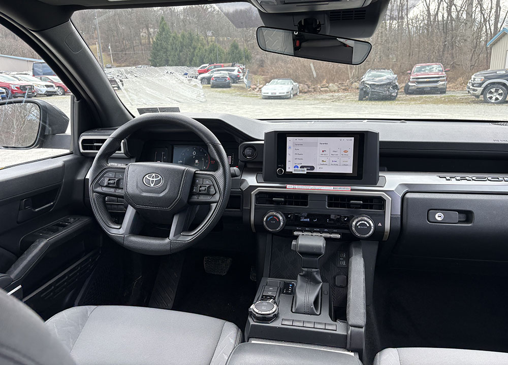 
								TOYOTA TACOMA SR5 CREW CAB full									