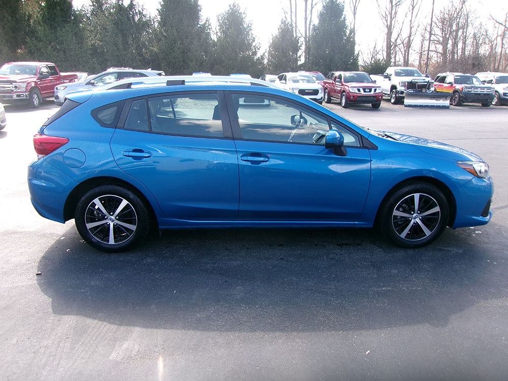 
								2023 Subaru Impreza Premium full									